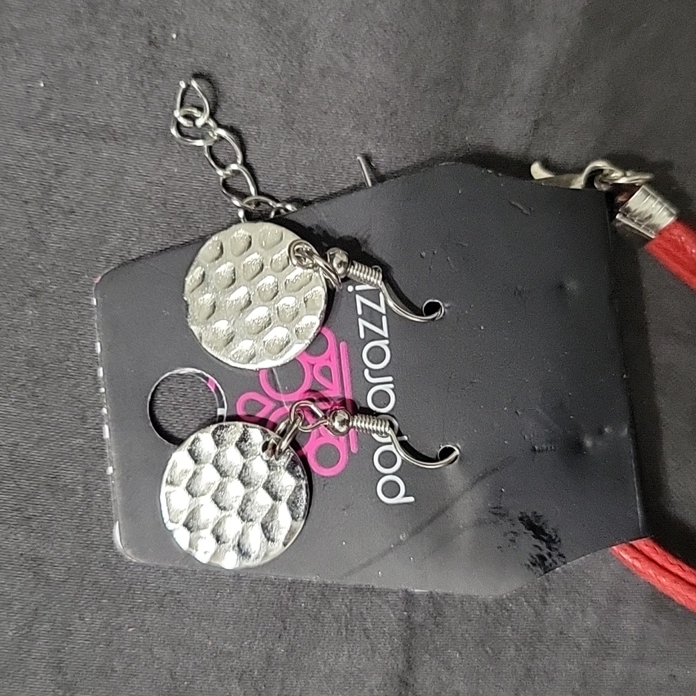 2 sets of Paparazzi necklaces with matching earrings - Picture 2 of 5